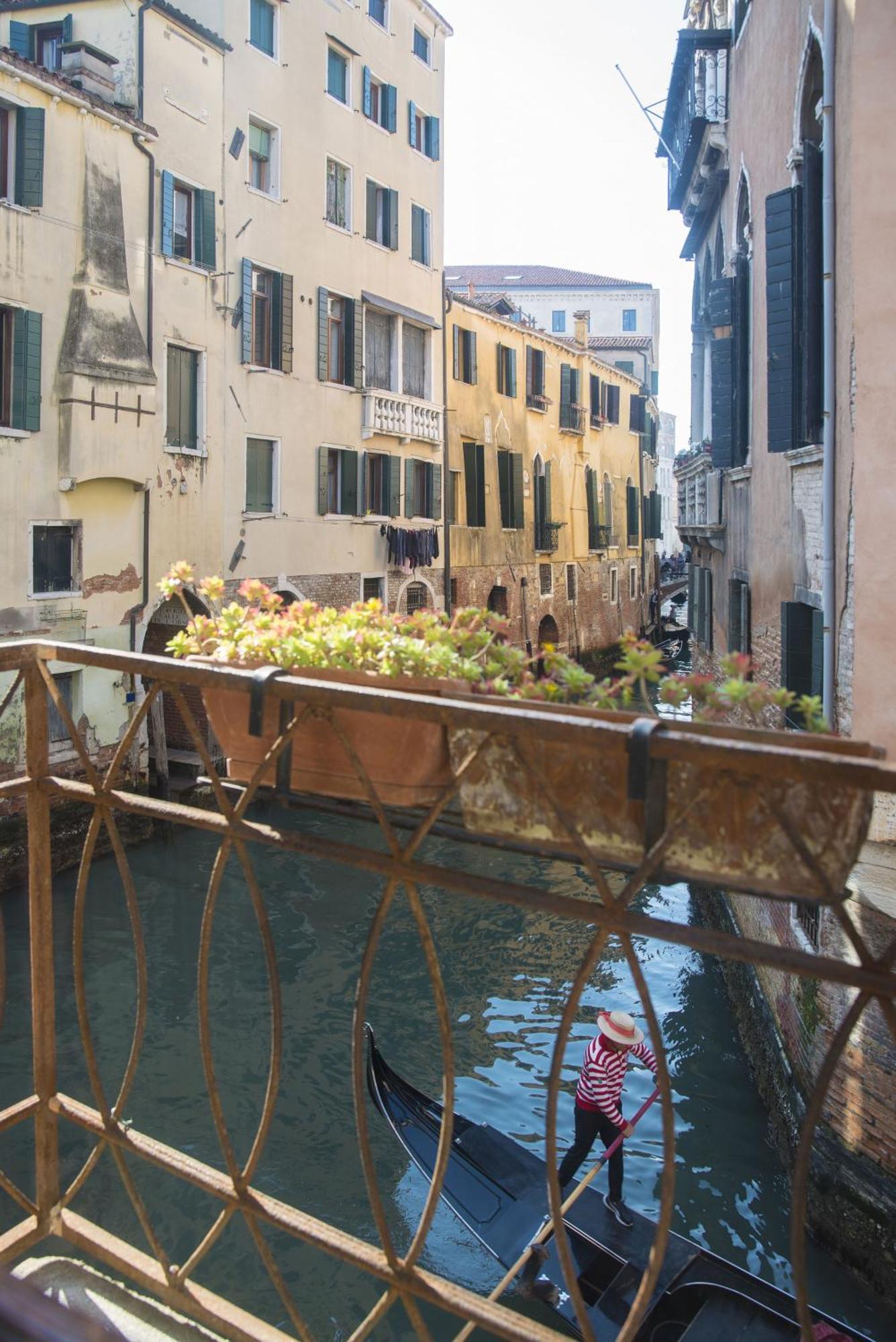 Tre Sestieri Terrace - Canal View 2024 Venice Room photo